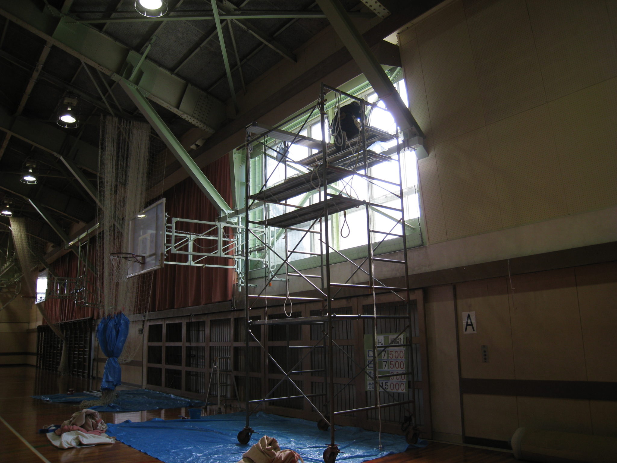 静岡県内高校 体育館暗幕カーテン取付工事 | 有限会社中装